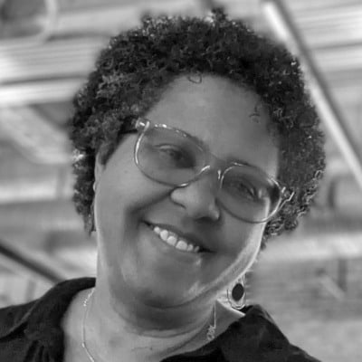 Portrait of Leslie SYDNOR